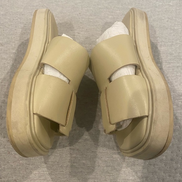 St Agni Flatform Utility Sandals - Picture 6 of 7